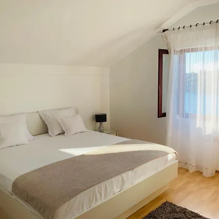Apartman 66 *